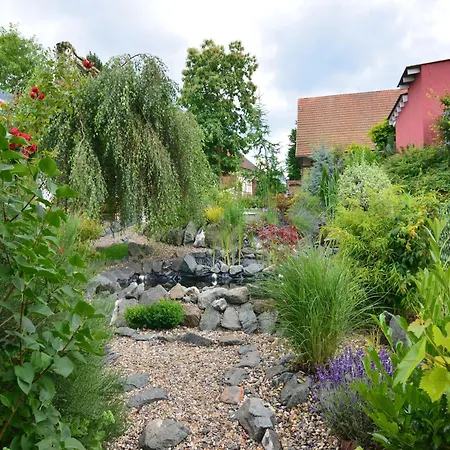 Relaxing Holiday In Willersdorf In The Forest Сasa de vacaciones *